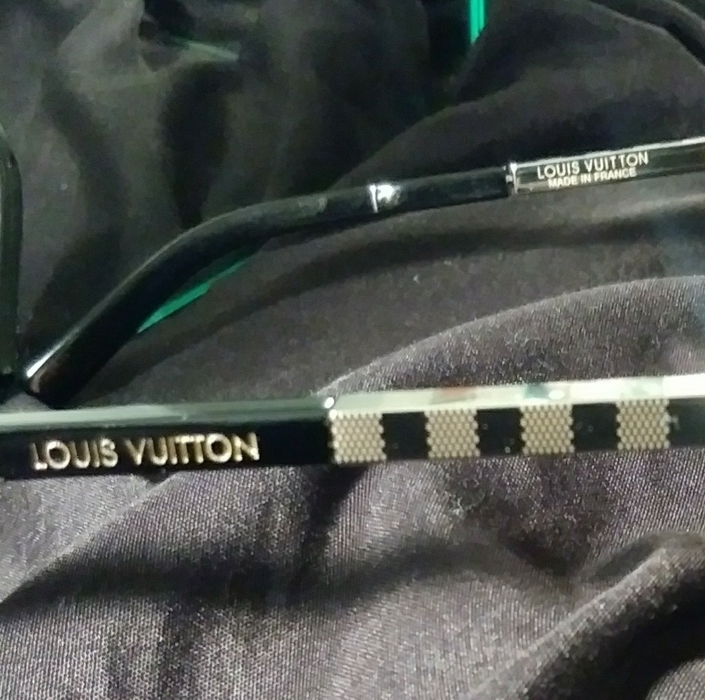 Authentic Louis Vuitton ATTITUDE GOLD z0340u Sungl - Picture 7 of 7
